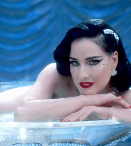 Showgirls através da história – de Josephine a Von Teese