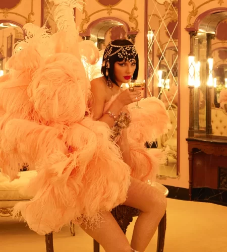 Chegou a hora de entrar nos bastidores da vida de uma showgirl! – The Life of Showgirl está entre nós!