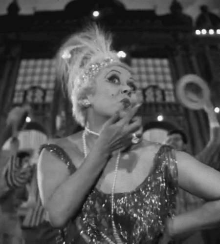 Dercy Gon&ccedil;alves: A Eterna Rainha da Com&eacute;dia Brasileira