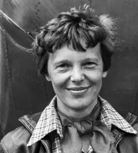 Revisitando a vida e os mist&eacute;rios de Amelia Earhart