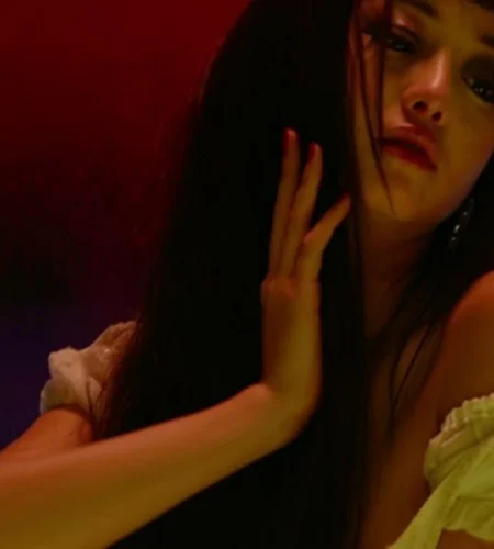 Helter Skelter  &ndash; A T&oacute;xica Sedu&ccedil;&atilde;o  e a Busca pela Beleza