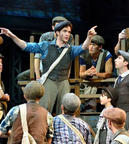 Nova York nunca dorme em &ldquo;Newsies&rdquo;